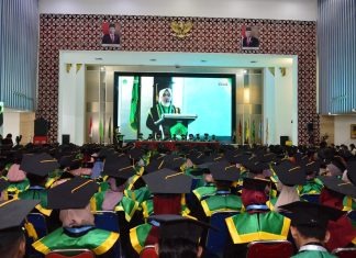 Luluskan 250 Wisudawan, UNUGHA Semakin Kompetitif wisuda-unugha-6